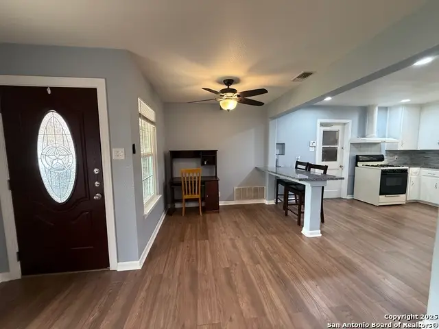 211 Chelsea, San Antonio, TX 78213 - Image #3
