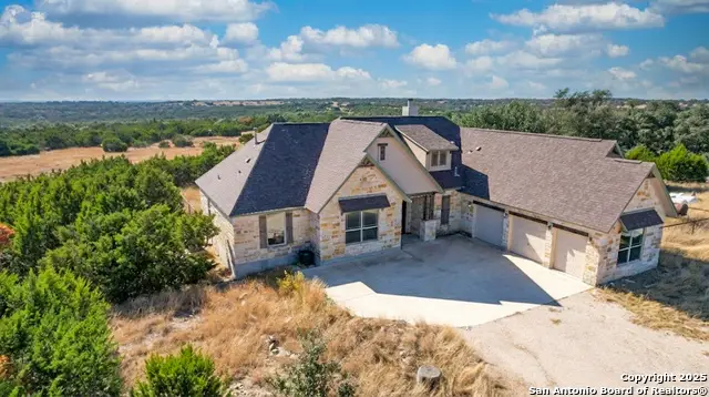 425 Youngblood Trail, Mountain Home, TX 78058 - Image #3
