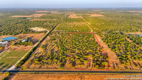 5 Cr 331 E, Jourdanton, TX 78026