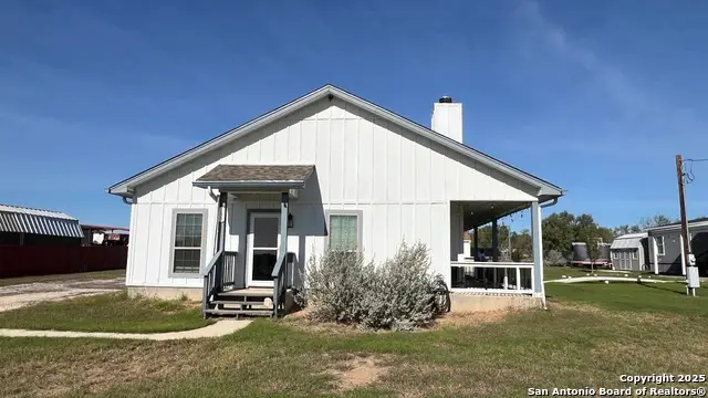 135 May, Pleasanton, TX 78064 - Image #3