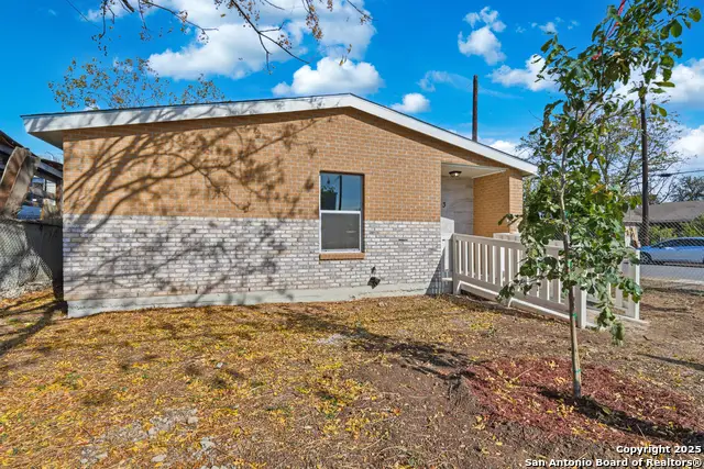 1203 Saltillo, San Antonio, TX 78207 - Image #3