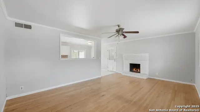 1032 S Mesquite Avenue, New Braunfels, TX 78130 - Image #3