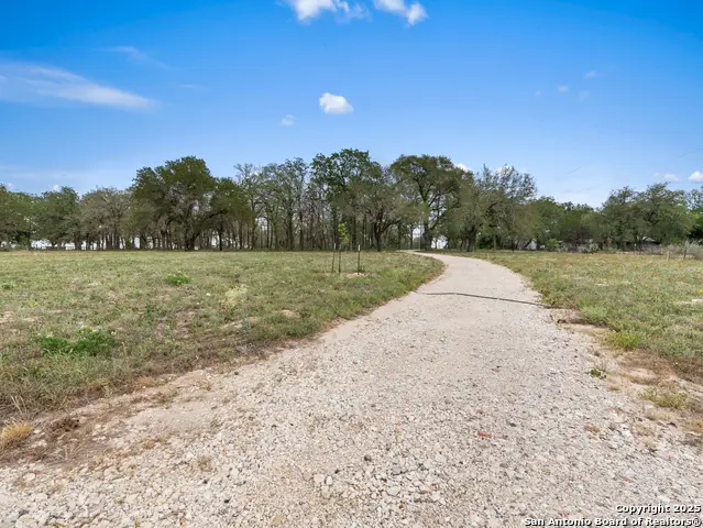2975 County Road 120, Floresville, TX 78114 - Image #3