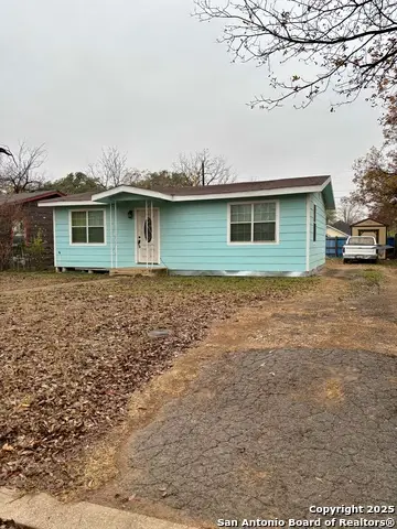 411 Old Carrizo, Uvalde, TX 78801