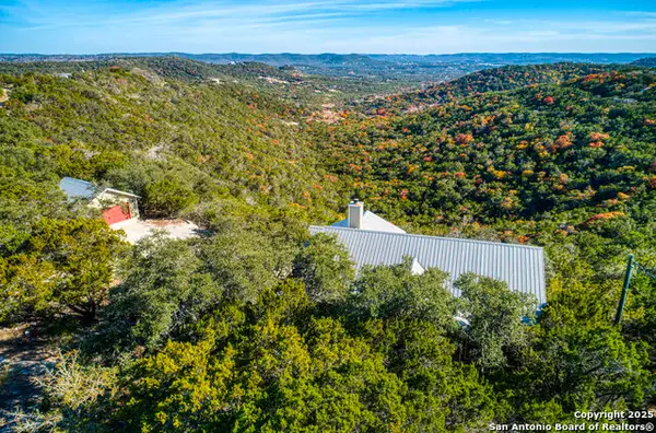 1615 S Goat Ridge, Pipe Creek, TX 78063