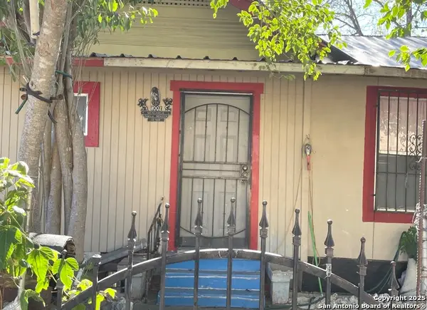 1002 Menchaca, San Antonio, TX 78207