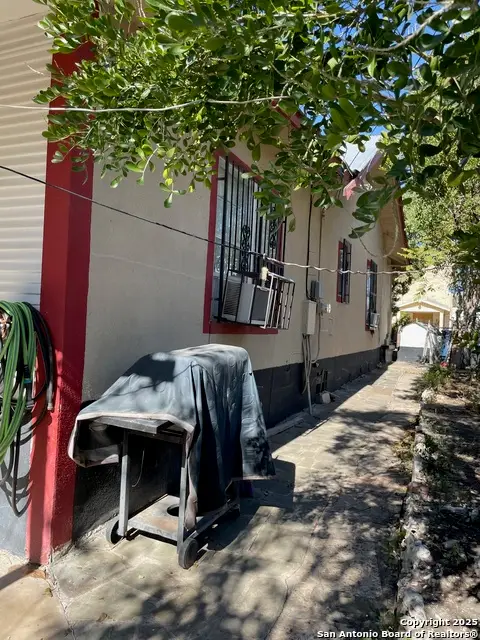 1002 Menchaca, San Antonio, TX 78207 - Image #2