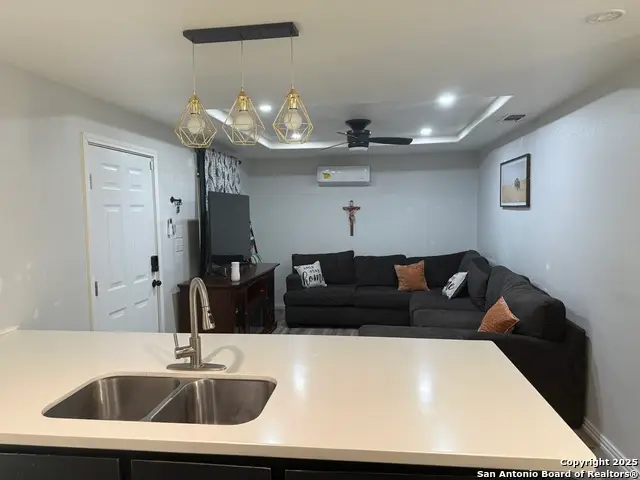 905 5th, Carrizo Springs, TX 78834 - Image #2