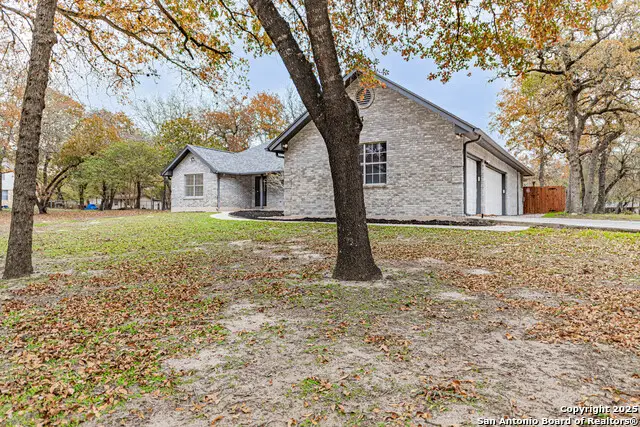 380 Bear Ridge, La Vernia, TX 78121 - Image #2