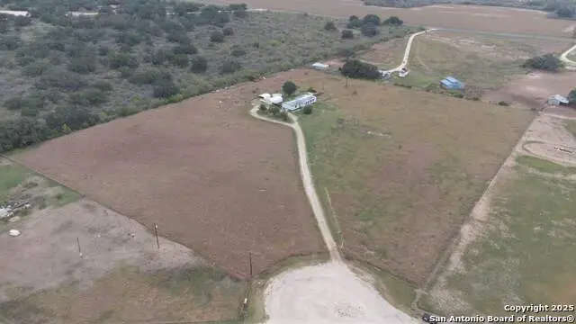 370 County Road 347, Hondo, TX 78861 - Image #1