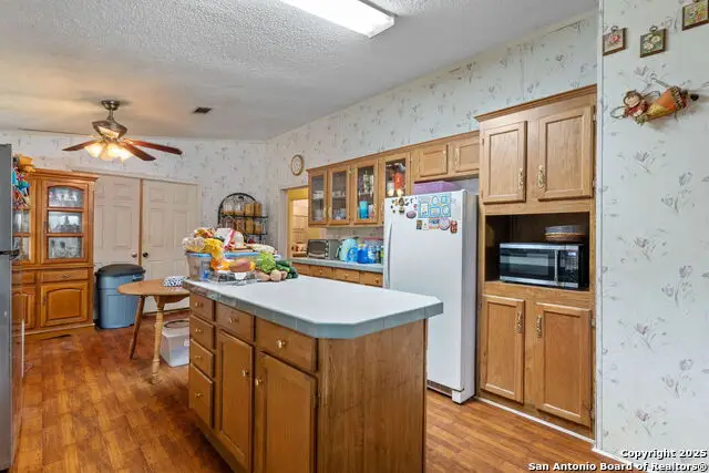 300 County Road 307, Floresville, TX 78114 - Image #2