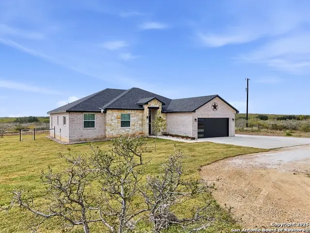 59 Legend Hills Rd, Uvalde, TX 78801 - Image #2