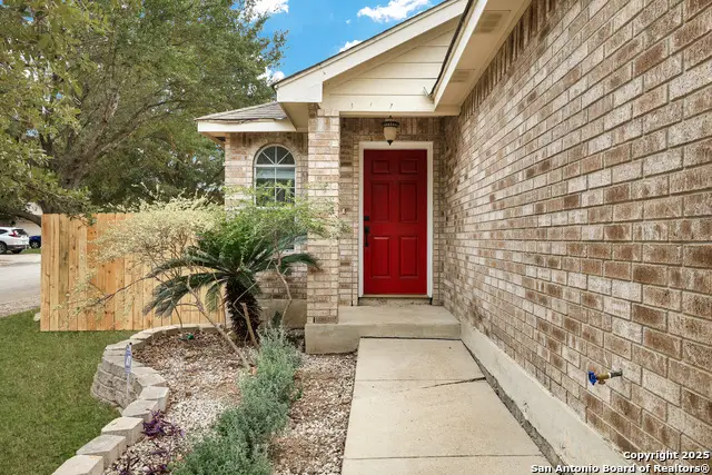 7102 Heathers Pl, San Antonio, TX 78227 - Image #2
