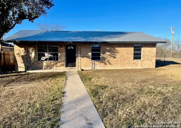 456 Melody, Uvalde, TX 78801
