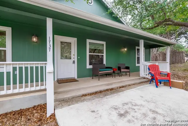 1737 Scenic View Dr, Canyon Lake, TX 78133 - Image #2