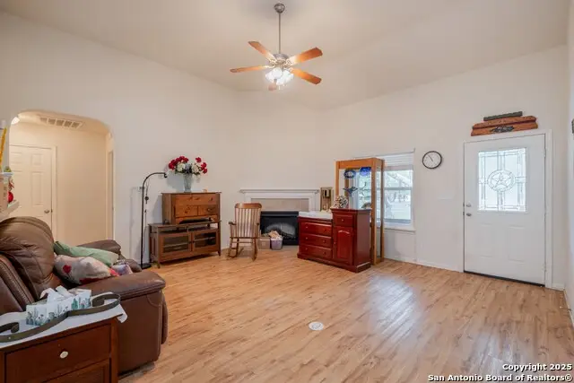 1737 Scenic View Dr, Canyon Lake, TX 78133 - Image #3