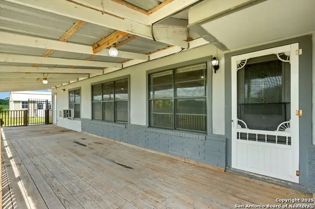 9871 County Road 115, Pettus Pawnee, TX 78125 - Image #3