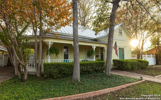 805 20th, Hondo, TX 78861 - #1