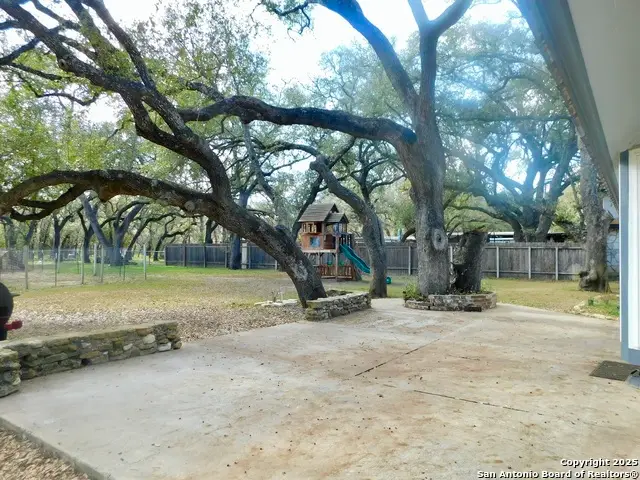 30 Crestline Dr, Pleasanton, TX 78064 - Image #3