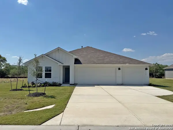 198 Kolbo Crossing Drive, Lockhart, TX 78644