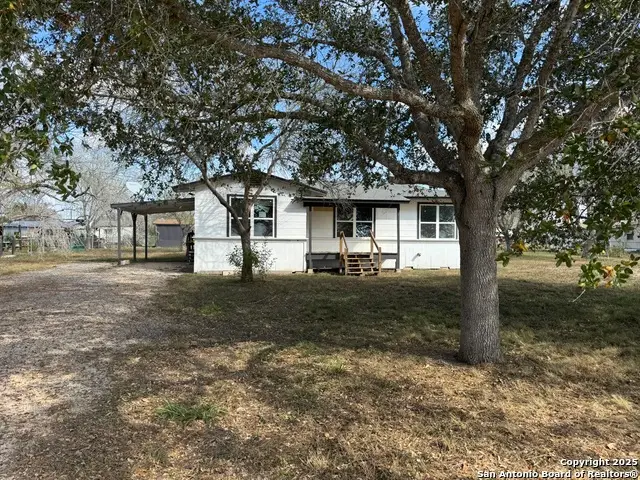 100 County Road 128, Floresville, TX 78114 - Image #1