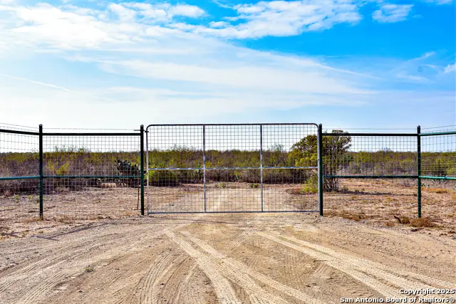 000 Easement Road, Laredo, TX 78401 - Image #2