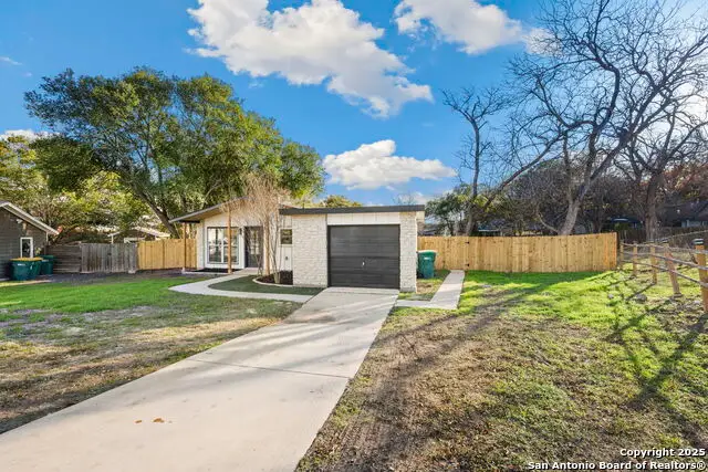 7602 Strolling, Live Oak, TX 78233 - Image #2
