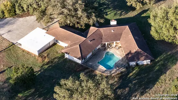 609 Rudeloff, Seguin, TX 78155