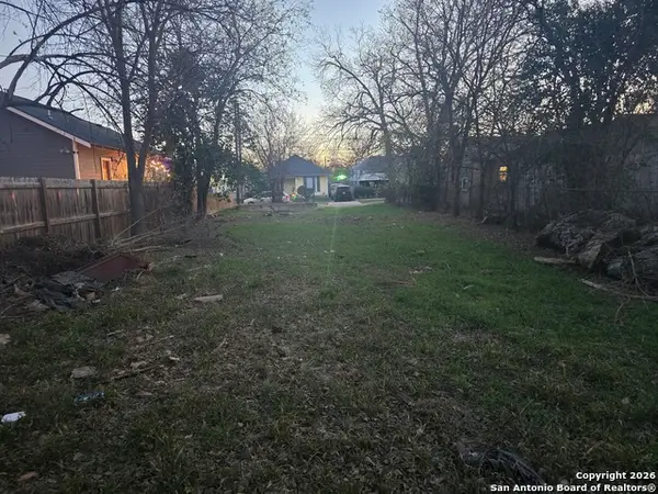 1327 Burleson, San Antonio, TX 78202