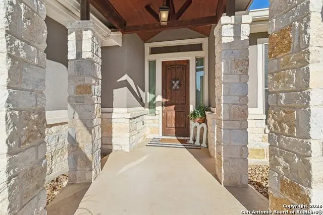 132 Fairway Dr, Floresville, TX 78114 - Image #2