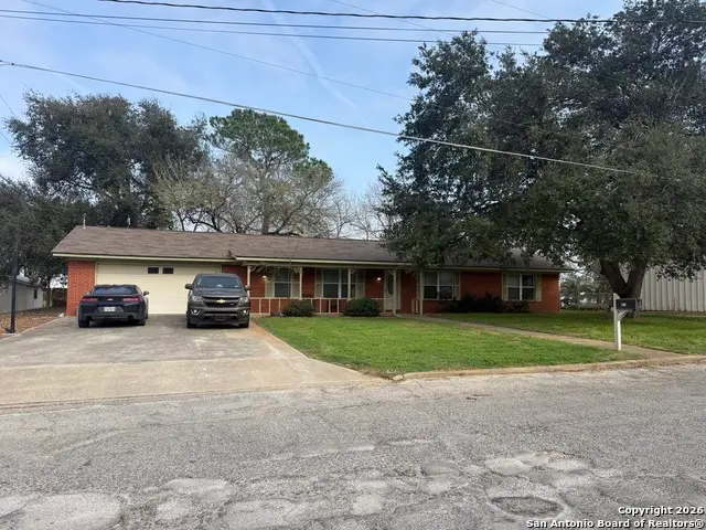 922 Wilshire, Pleasanton, TX 78064 - Image #2