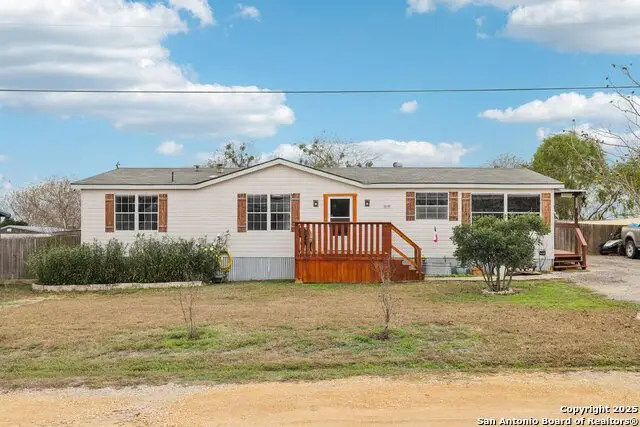 1123 Debbie, Marion, TX 78124 - Image #2
