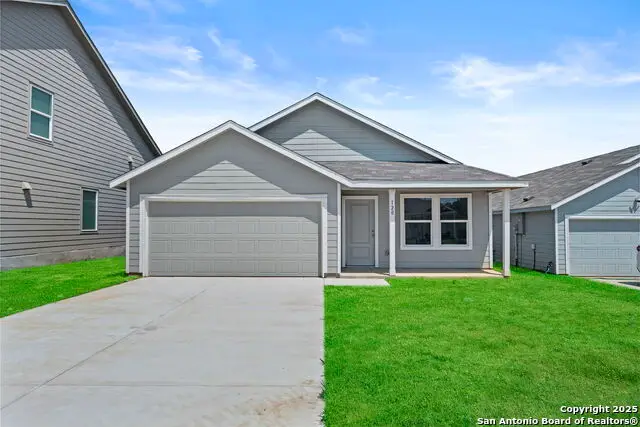 120 Autumn Trail, Floresville, TX 78114 - Image #1