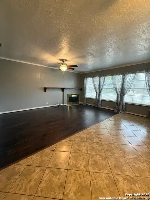 707 W Hay, Carrizo Springs, TX 78834 - Image #2