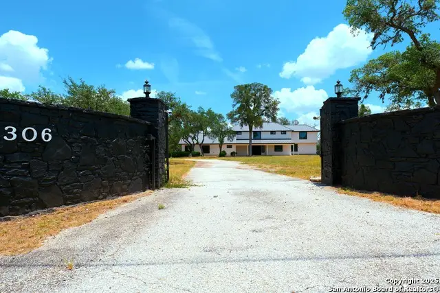 306 N Rolling Oaks Ln, San Antonio, TX 78253 - Image #3