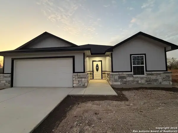 335 Cr 1643 Clearview Drive, Moore, TX 78057