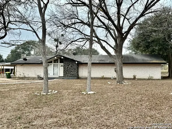 1004 S 7th, Kenedy, TX 78119