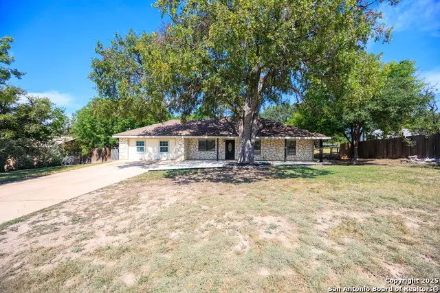 1716 Silver Saddle, Kerrville, TX 78028 - Image #1