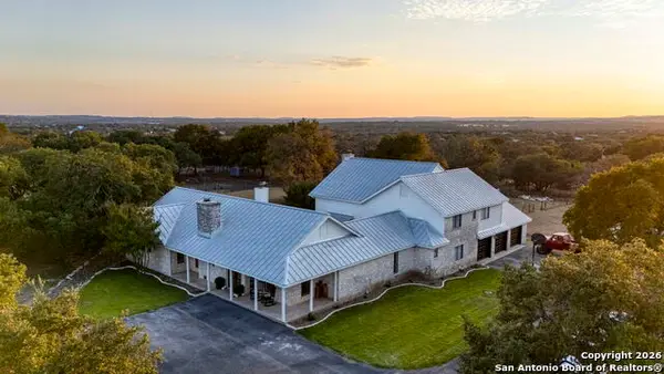 8345 Rolling Acres Trl, Fair Oaks Ranch, TX 78015