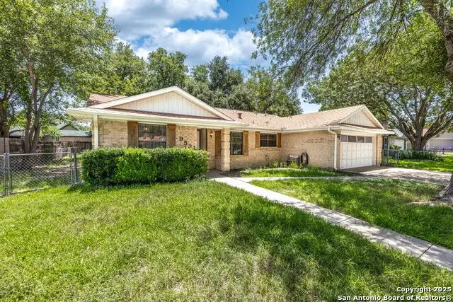 953 Lazy Trail, New Braunfels, TX 78130 - Image #2