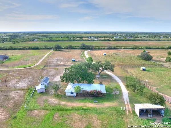 17188 Wildhorse Pass, Marion, TX 78124