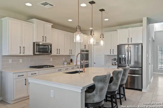 8927 Whimsey Rdg, Fair Oaks Ranch, TX 78015 - Image #3