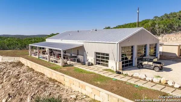 225 Arrowhead Lane, Pipe Creek, TX 78063