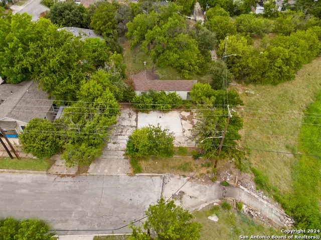 713 N Navidad St, San Antonio, TX 78207 - Image #3