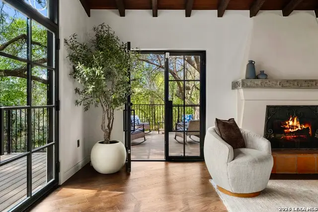 215 Canyon Dr, Alamo Heights, TX 78209 - #2