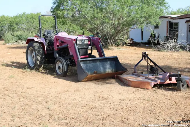 760 N Greytown Rd, Saint Hedwig, TX 78152 - Image #2