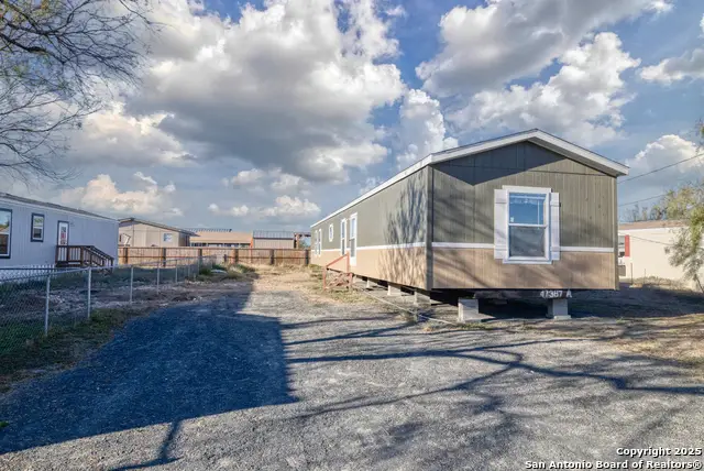 138 Senisa Drive, Uvalde, TX 78801 - #3