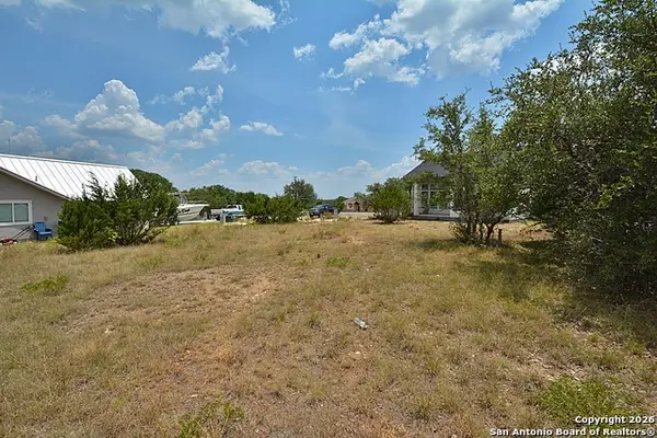 103 Lh Mabbitt, Blanco, TX 78606