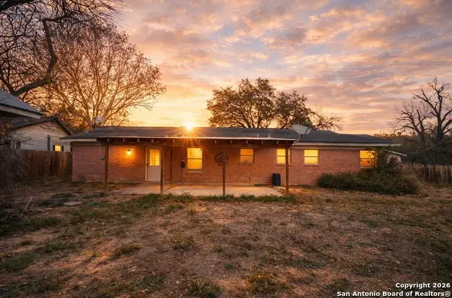 1001 Kathleen, Pleasanton, TX 78064 - Image #2