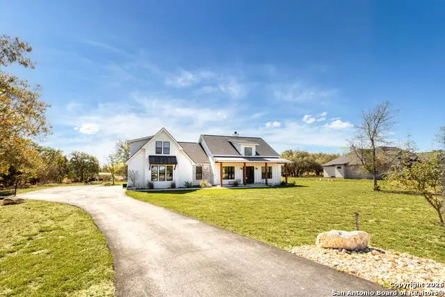 2152 Palomino, Bandera, TX 78003 - Image #1